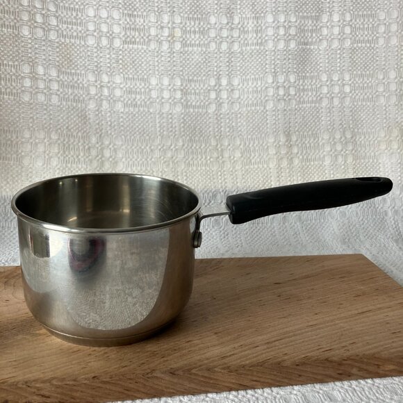 Altiva Stainless Steel 1.5QT Sauce Pan, Excellent Used Condition - Picture 2 of 8